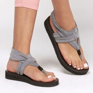 Skechers Womens Comfort Outdoor Yoga Foam Sandals Flip flop shoes sz 8